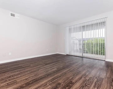 4400 Memorial Drive - Photo Thumbnail 5