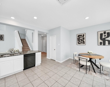 208 Salange Lane - Photo Thumbnail 14