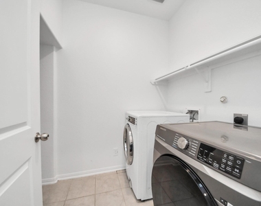 208 Salange Lane - Photo Thumbnail 26