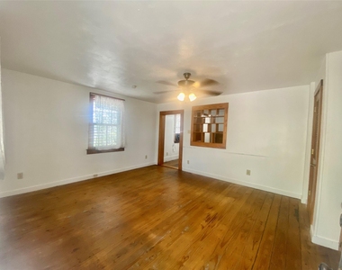 5618 Avenue L - Photo Thumbnail 4