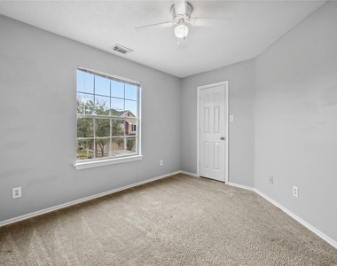 8912 Elm Drake Lane - Photo Thumbnail 15