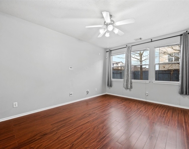 8912 Elm Drake Lane - Photo Thumbnail 4