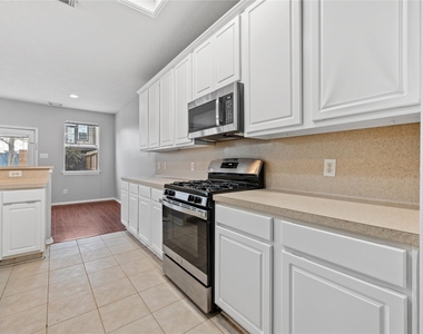 8912 Elm Drake Lane - Photo Thumbnail 10