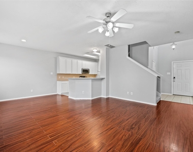 8912 Elm Drake Lane - Photo Thumbnail 5