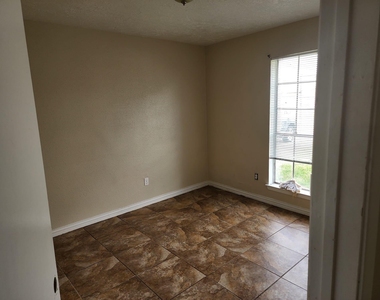715 Beechbend Drive - Photo Thumbnail 11