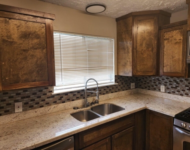715 Beechbend Drive - Photo Thumbnail 14