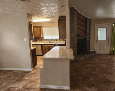 715 Beechbend Drive - Photo Thumbnail 3