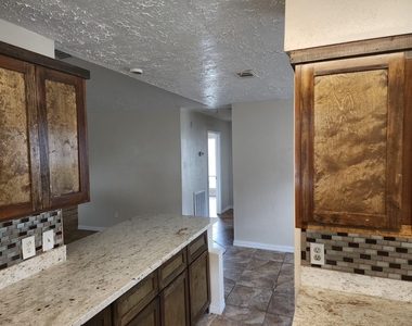 715 Beechbend Drive - Photo Thumbnail 16