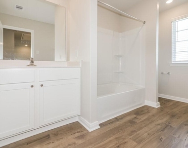 409 Sunny Highlands Drive - Photo Thumbnail 11