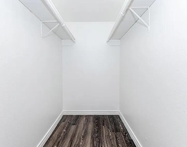 4400 Memorial Drive - Photo Thumbnail 16