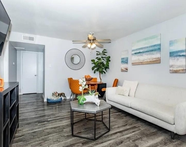 4400 Memorial Drive - Photo Thumbnail 15