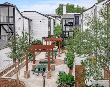 4400 Memorial Drive - Photo Thumbnail 14