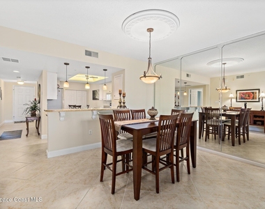601 Shorewood Drive - Photo Thumbnail 12