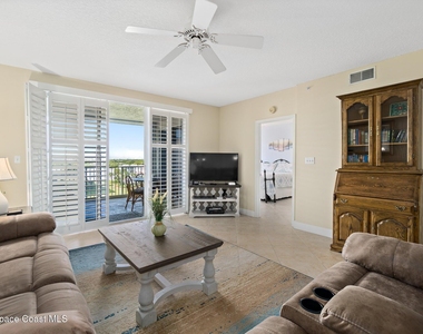 601 Shorewood Drive - Photo Thumbnail 14