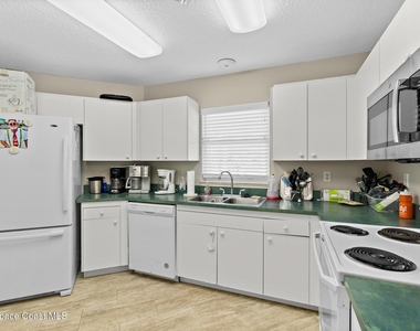 601 Shorewood Drive - Photo Thumbnail 54