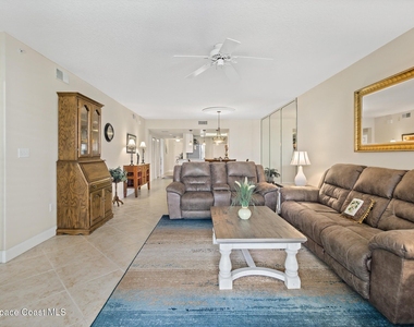 601 Shorewood Drive - Photo Thumbnail 15