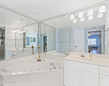 601 Shorewood Drive - Photo Thumbnail 20