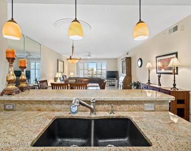 601 Shorewood Drive - Photo Thumbnail 9