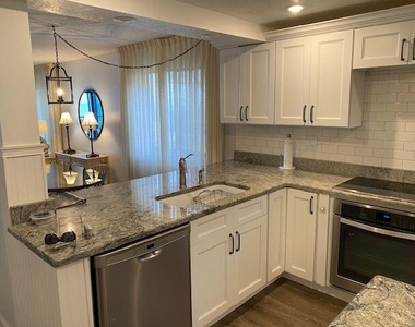 8500 Ridgewood Avenue - Photo Thumbnail 4