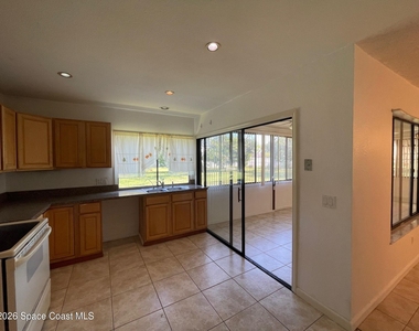997 Mariposa Drive Ne - Photo Thumbnail 6
