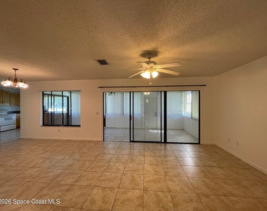 997 Mariposa Drive Ne - Photo Thumbnail 4