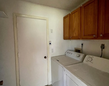 997 Mariposa Drive Ne - Photo Thumbnail 13