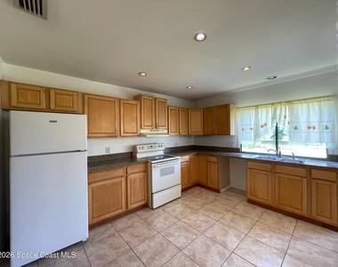 997 Mariposa Drive Ne - Photo Thumbnail 7