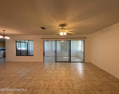 997 Mariposa Drive Ne - Photo Thumbnail 3