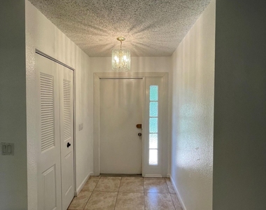 997 Mariposa Drive Ne - Photo Thumbnail 1