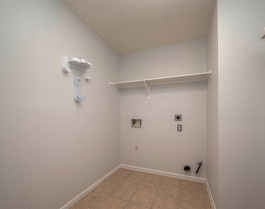 7302 Colony View Lane - Photo Thumbnail 28