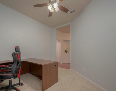 7302 Colony View Lane - Photo Thumbnail 12