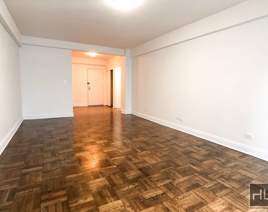 East 69 Street - Photo Thumbnail 2