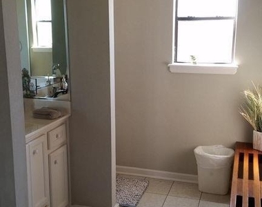844 Beachwalk Boulevard - Photo Thumbnail 16