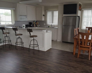 844 Beachwalk Boulevard - Photo Thumbnail 9