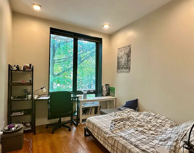 691 Chauncey Street - Photo Thumbnail 7