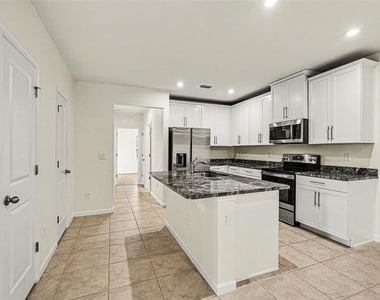 18267 Turning Leaf Circle - Photo Thumbnail 10