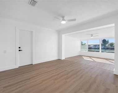 7930 Causeway Boulevard S - Photo Thumbnail 9