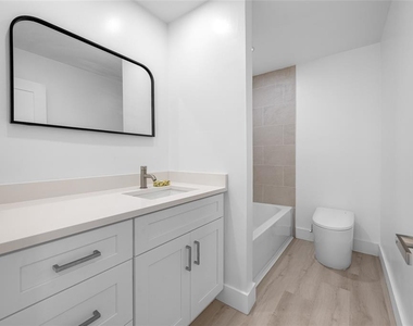 7930 Causeway Boulevard S - Photo Thumbnail 21