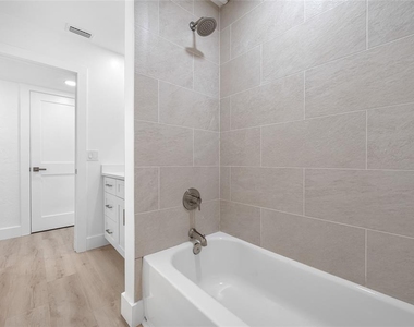 7930 Causeway Boulevard S - Photo Thumbnail 23