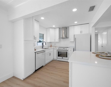 7930 Causeway Boulevard S - Photo Thumbnail 16
