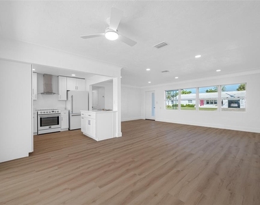 7930 Causeway Boulevard S - Photo Thumbnail 7