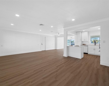 7930 Causeway Boulevard S - Photo Thumbnail 8