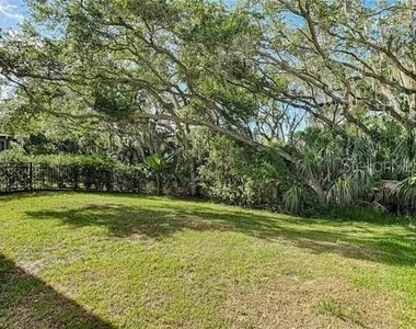 6402 Yellow Buckeye Drive - Photo Thumbnail 3
