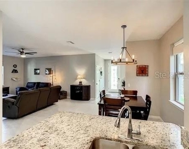 6402 Yellow Buckeye Drive - Photo Thumbnail 14