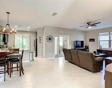 6402 Yellow Buckeye Drive - Photo Thumbnail 16