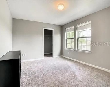 6402 Yellow Buckeye Drive - Photo Thumbnail 32