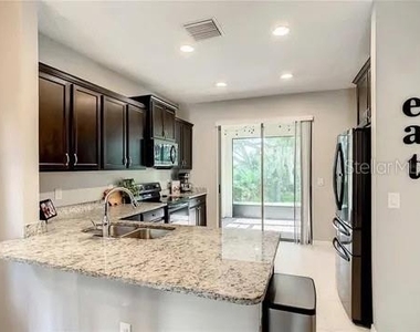 6402 Yellow Buckeye Drive - Photo Thumbnail 12