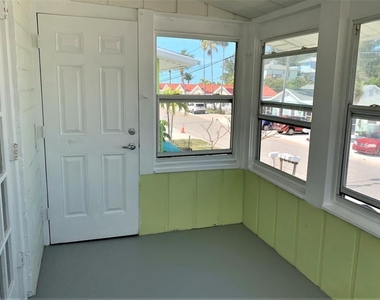 61 81st Avenue - Photo Thumbnail 13