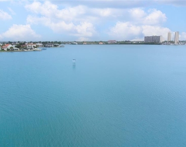 8041 Sailboat Key Boulevard S - Photo Thumbnail 35