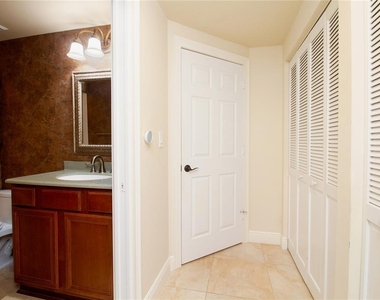 8041 Sailboat Key Boulevard S - Photo Thumbnail 28